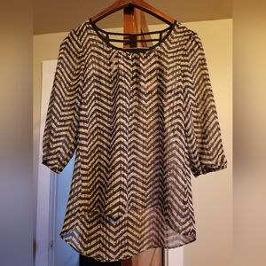 Chevron Half Sleeve Blouse with Back Detail